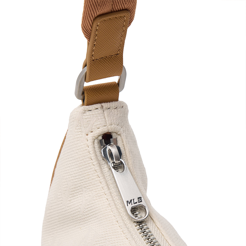 MLB■Classic Monogram Jacquard Hobo Bag ■送料込 s-l400.jpg